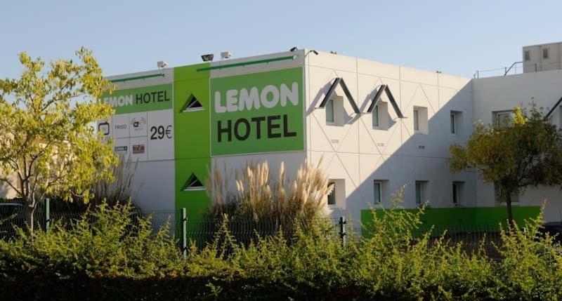 Lemon Hotel Tarascon Exterior photo